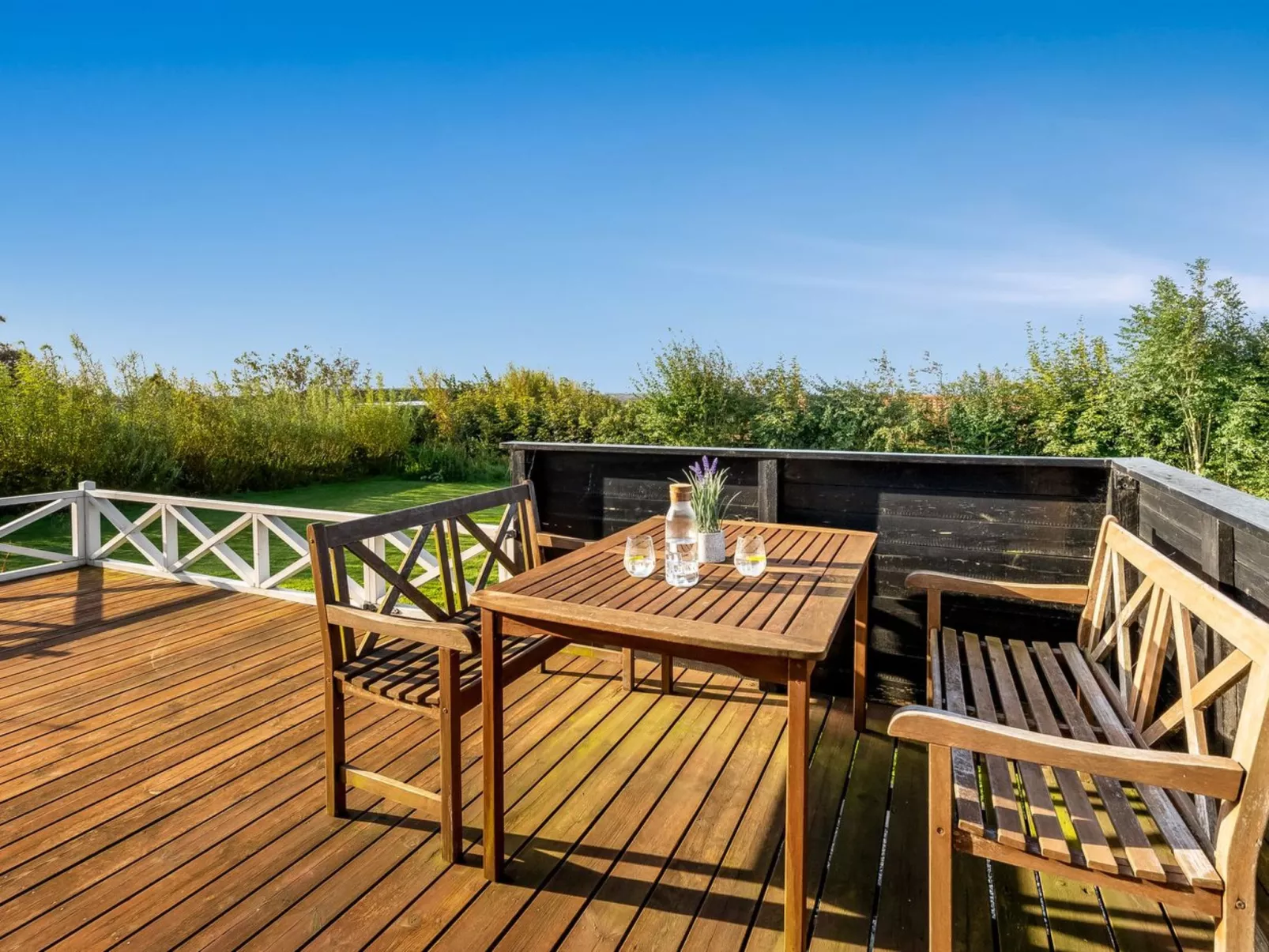 "Awer" - 300m to the fjord-Outside