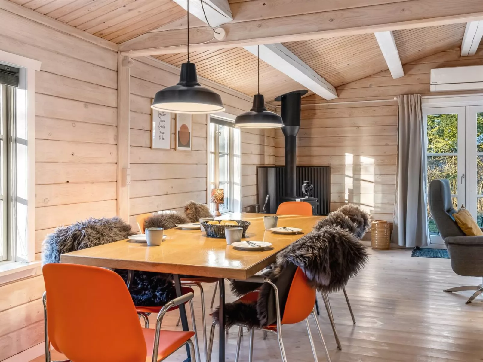 "Eckhart" - 30km from the sea-Inside