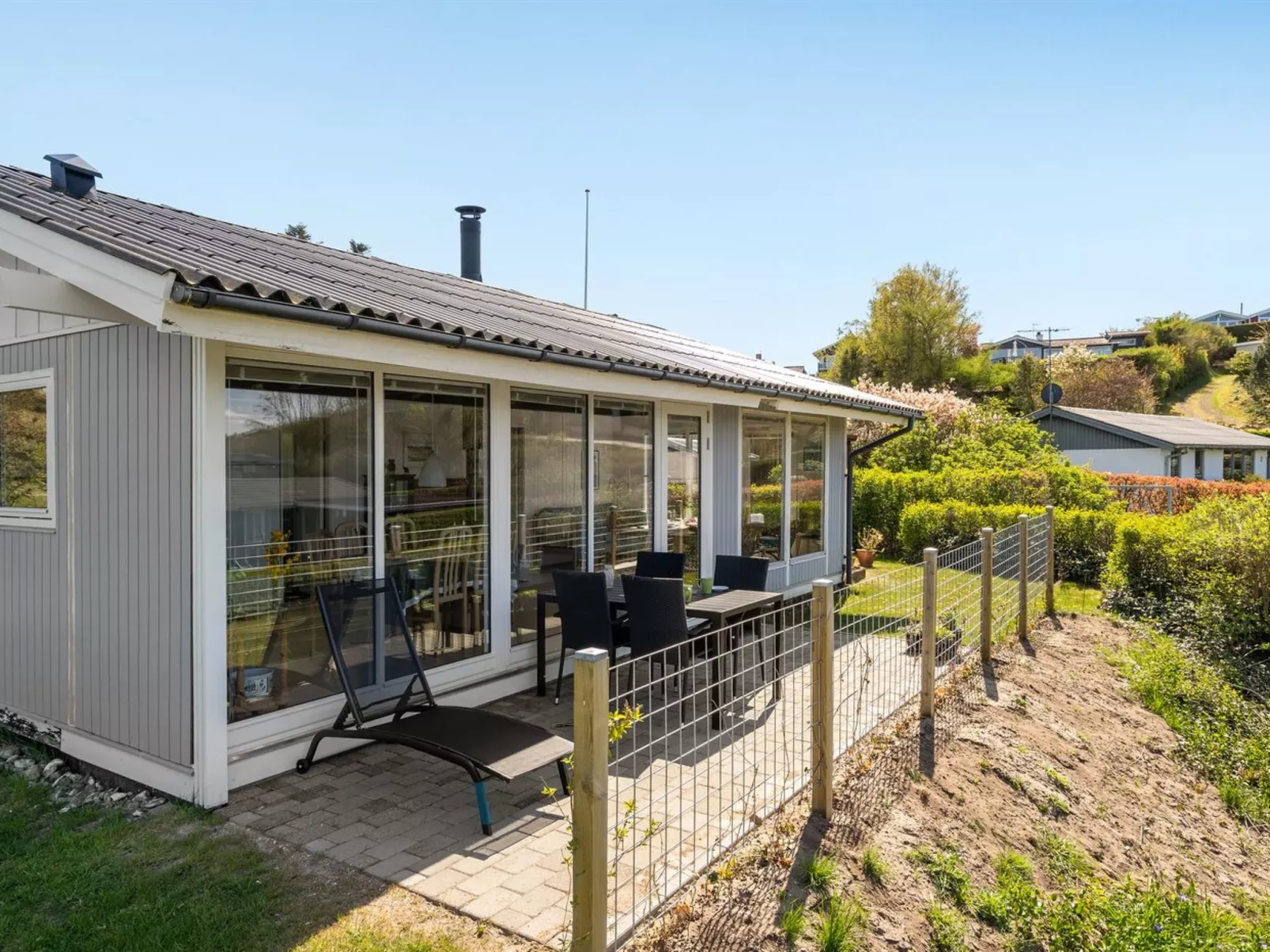 "Vasilij" - 300m to the fjord-Outside