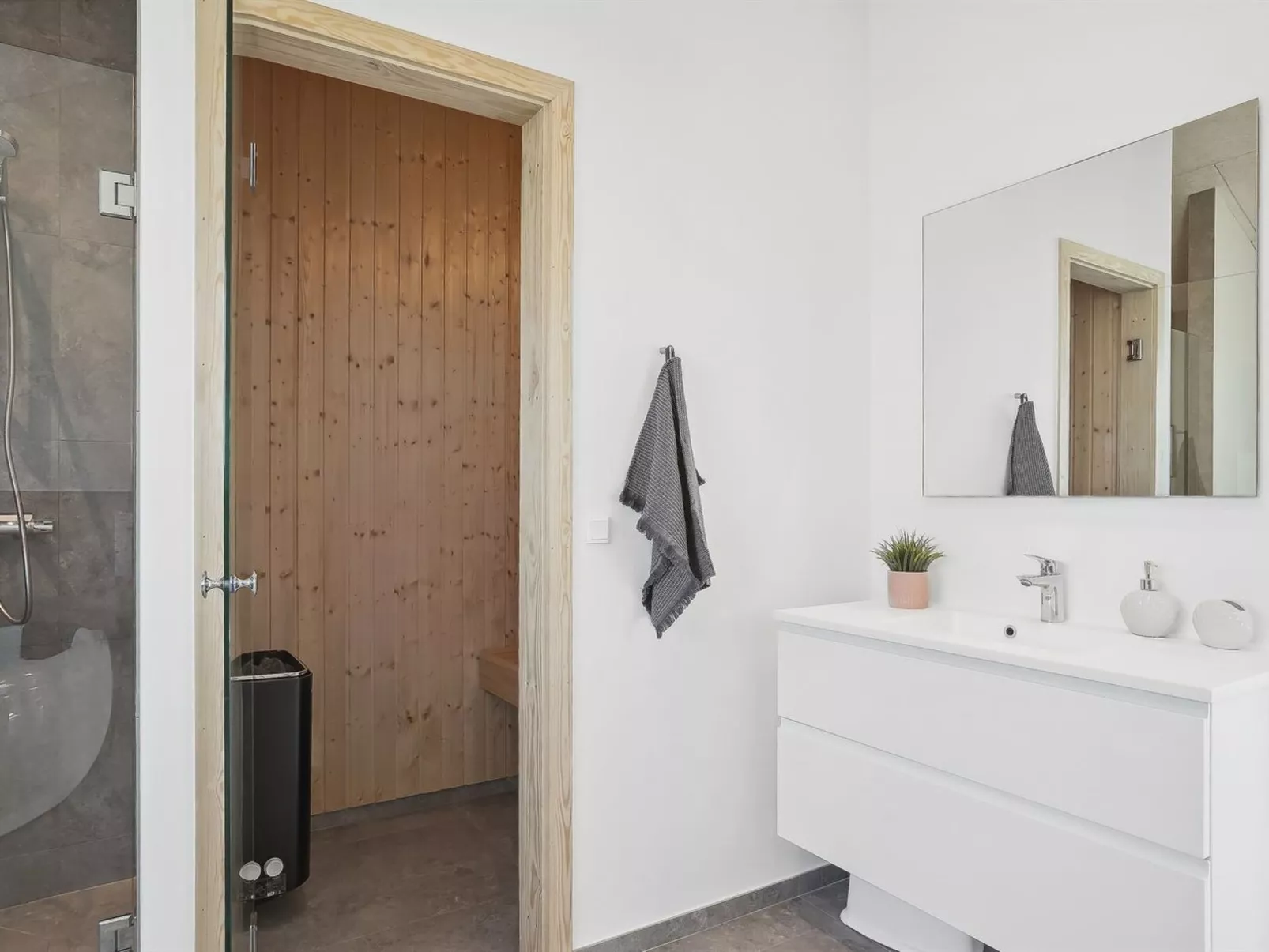 "Fredrika" - 1.5km from the sea-Inside