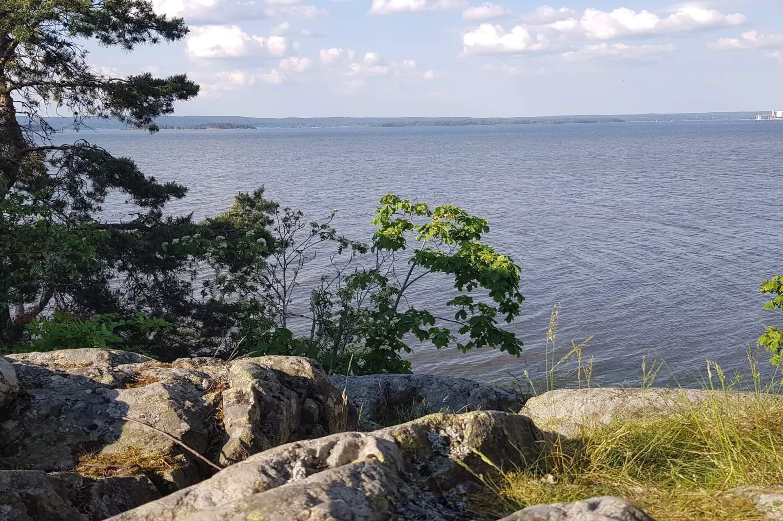Gîte avec jacuzzi à Rejmyre-Vue sur l'eau