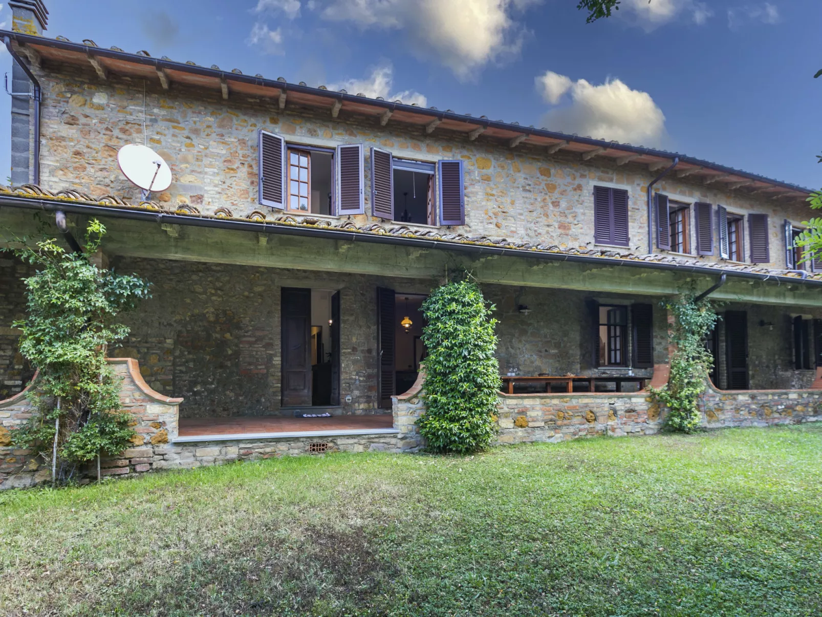 Poggio al Colle-Outside