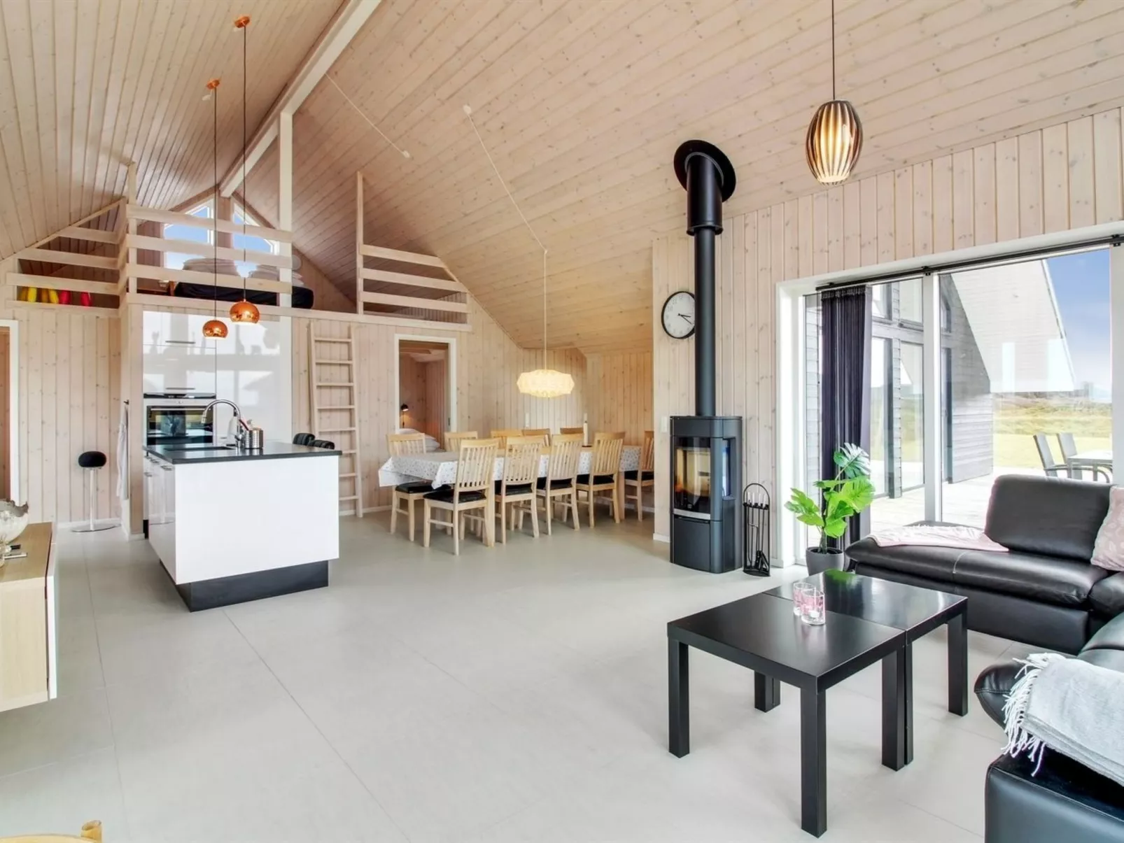 "Othinkarl" - 100m from the sea-Inside