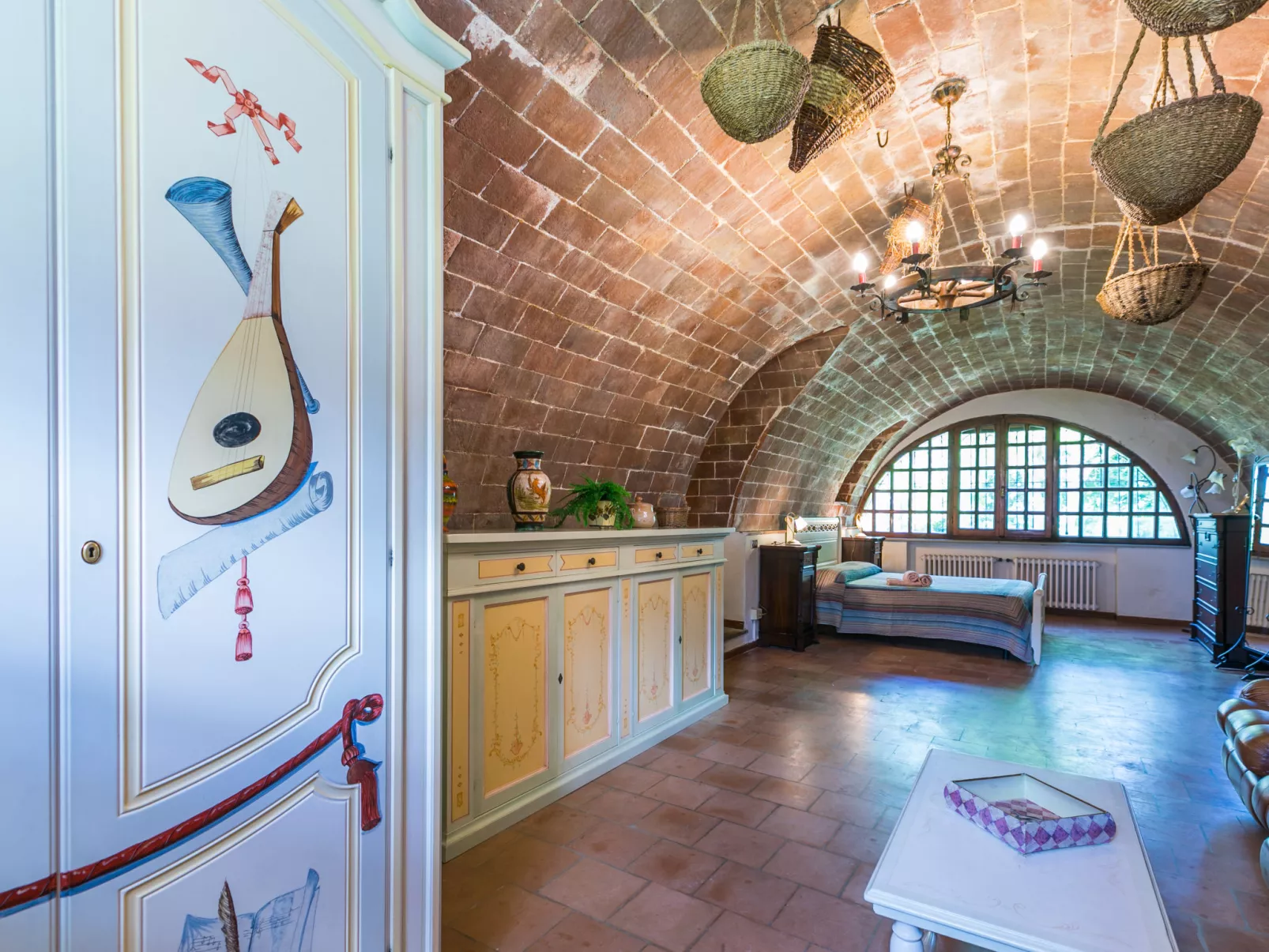 Poggio al Colle-Inside