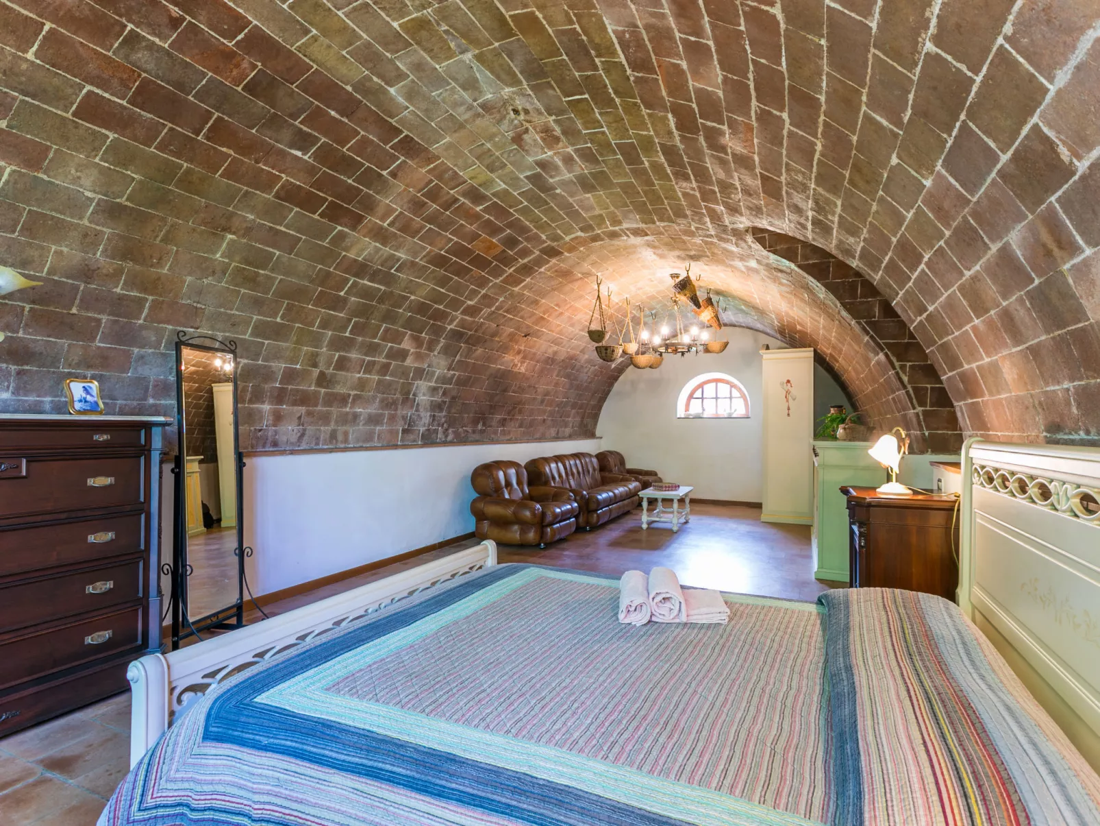 Poggio al Colle-Inside