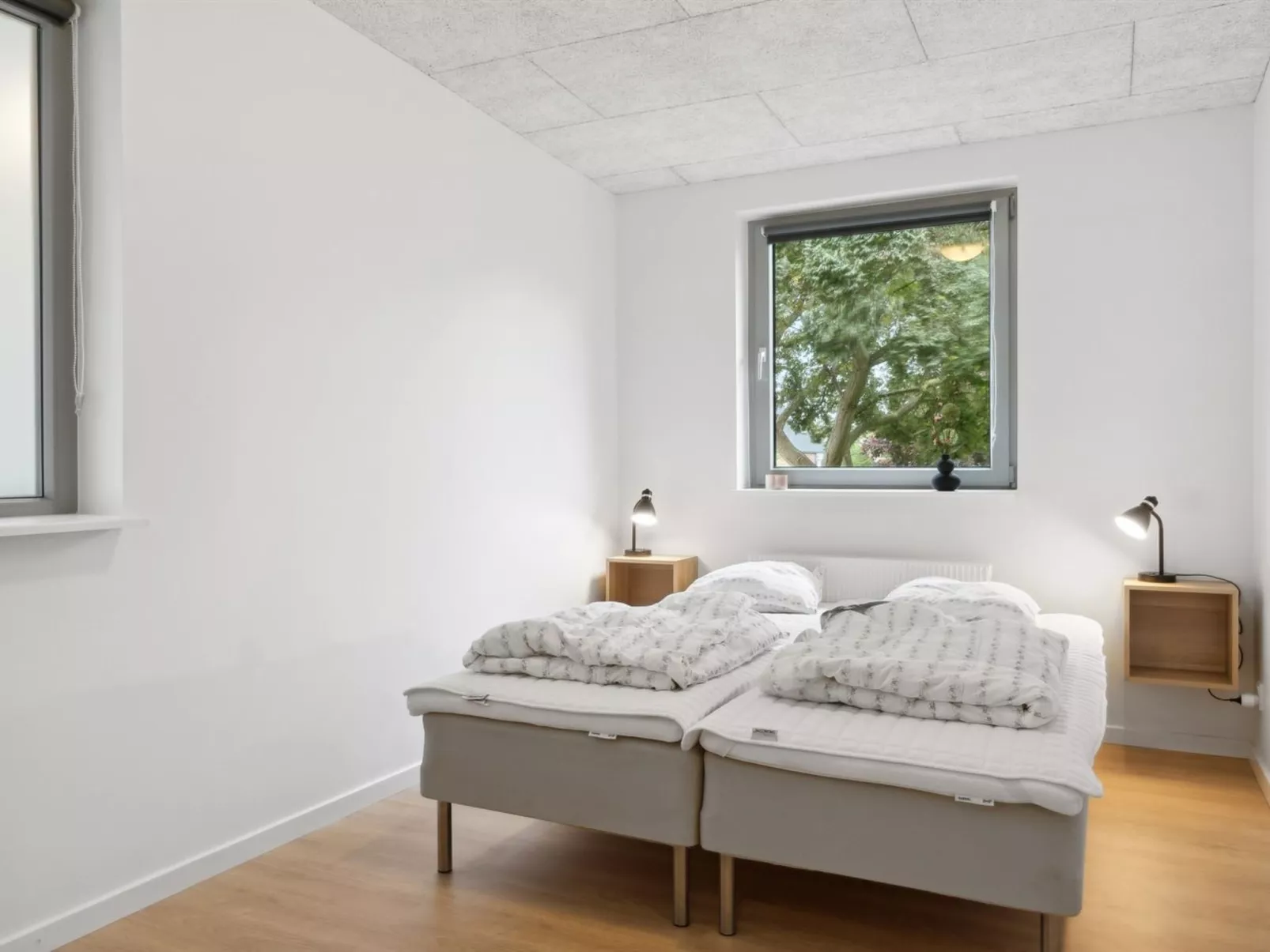 "Elaine" - 350m from the sea-Inside