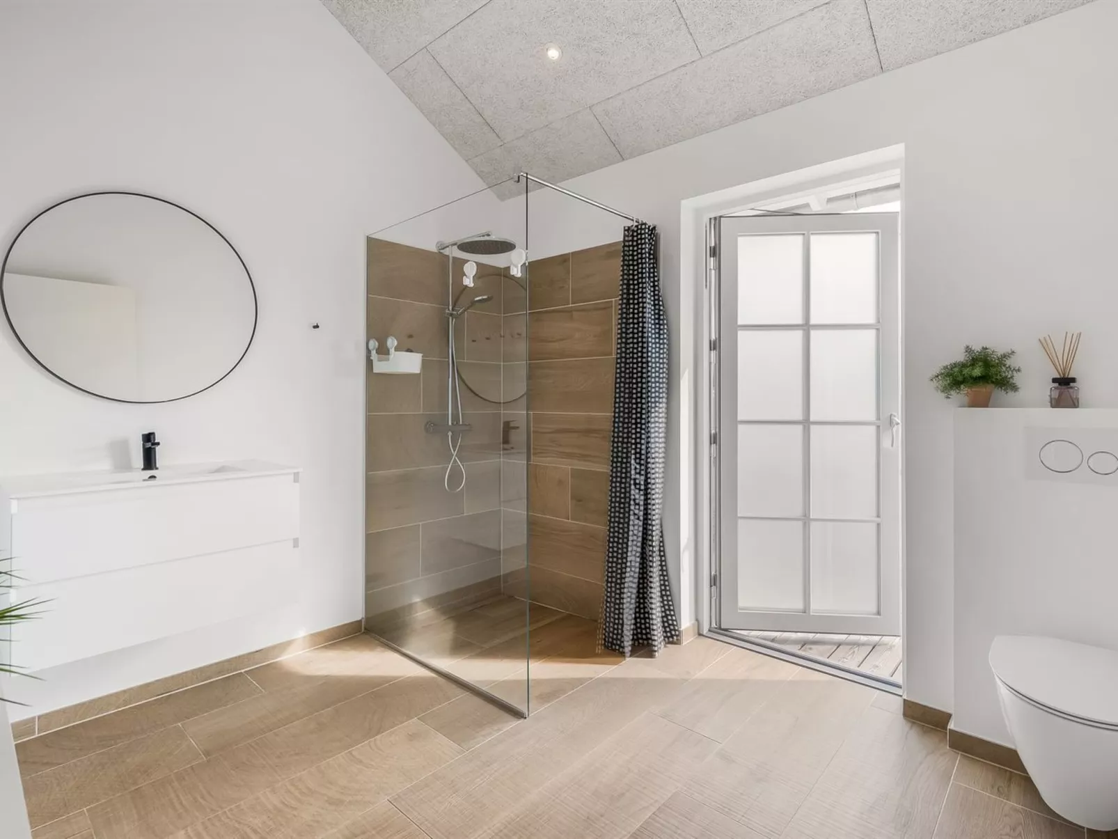 "Bryngeir" - 750m from the sea-Inside