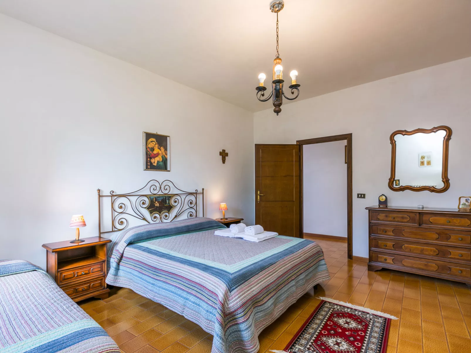 Poggio al Colle-Inside
