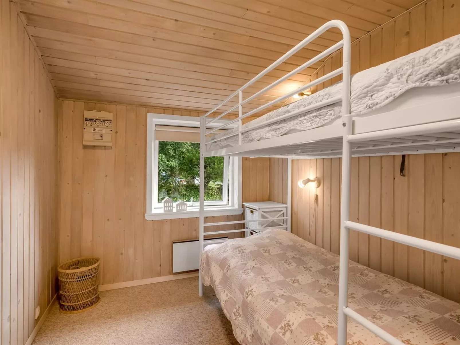 "Waghn" - 800m to the fjord-Dedans