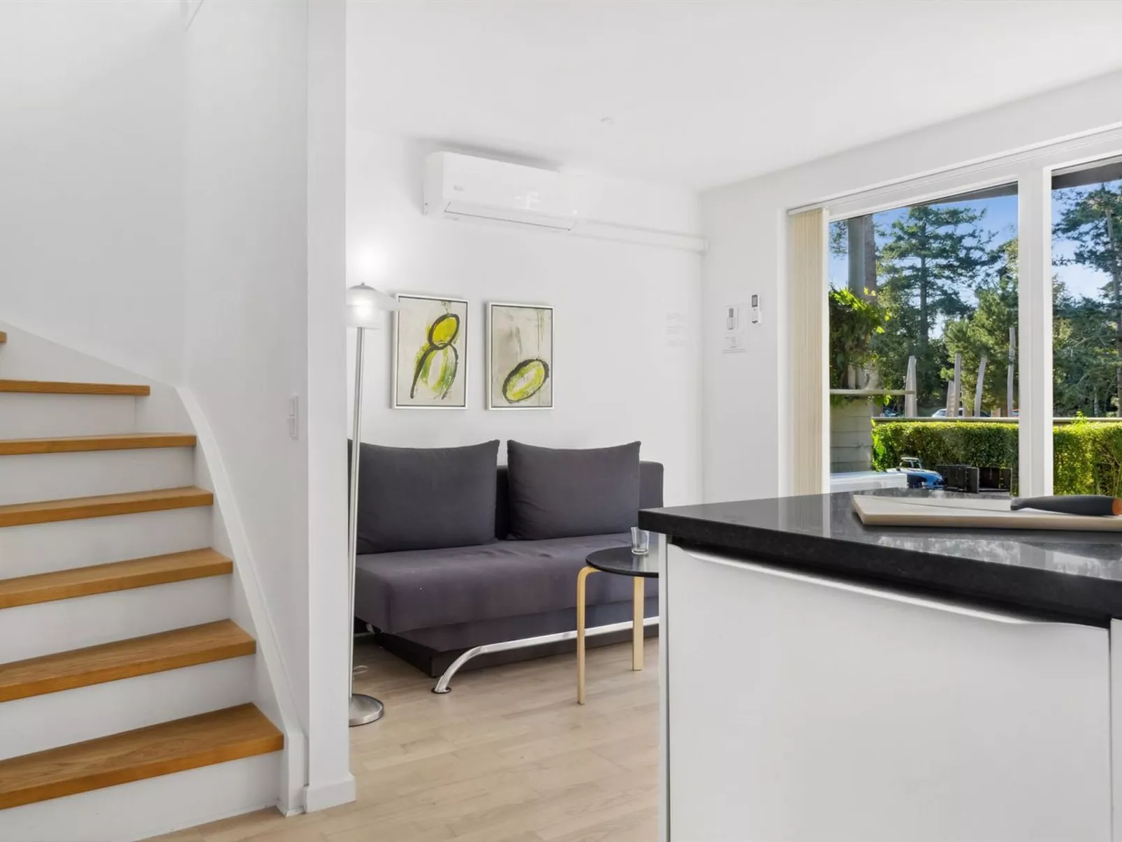 "Sophy" - 150m from the sea-Inside