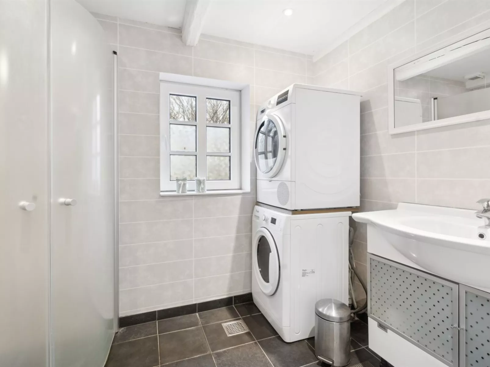 "Eliane" - 1.8km from the sea-Dedans