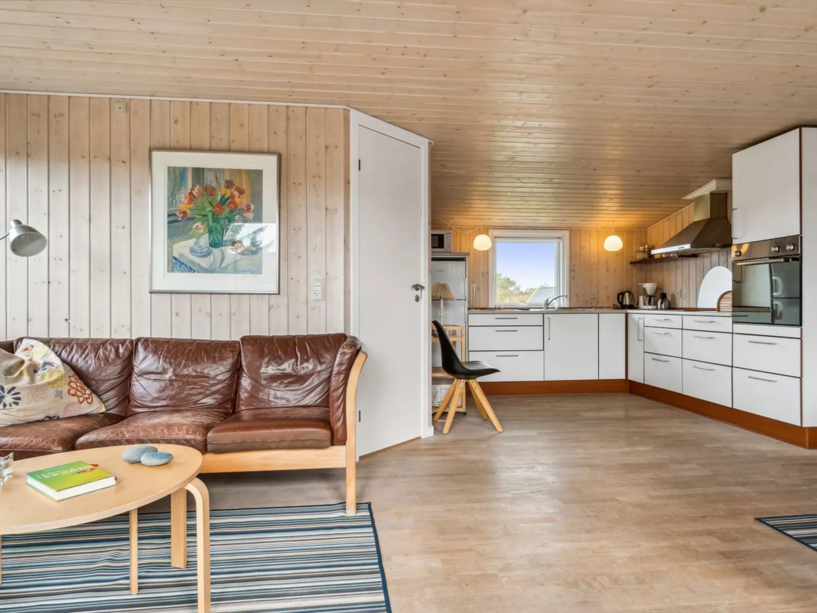 "Isabel" - 500m from the sea-Inside