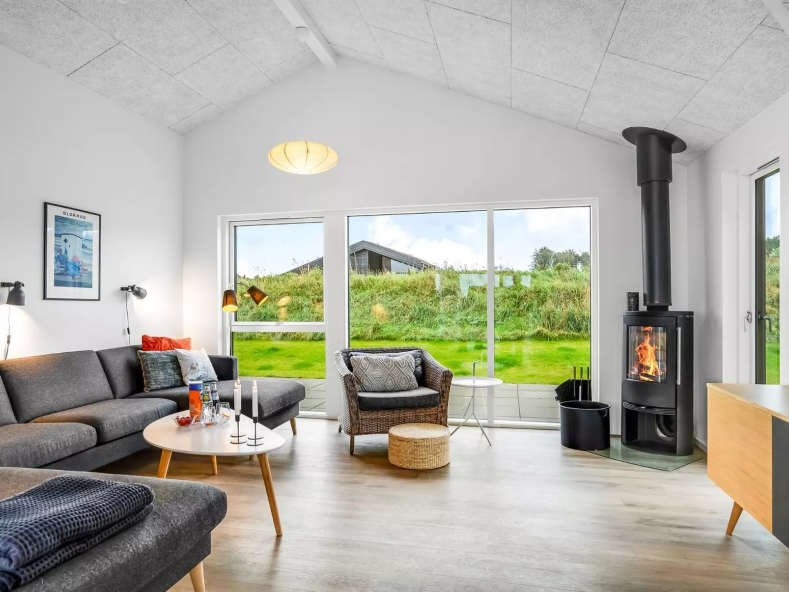 "Egil" - 1.5km from the sea-Drinnen