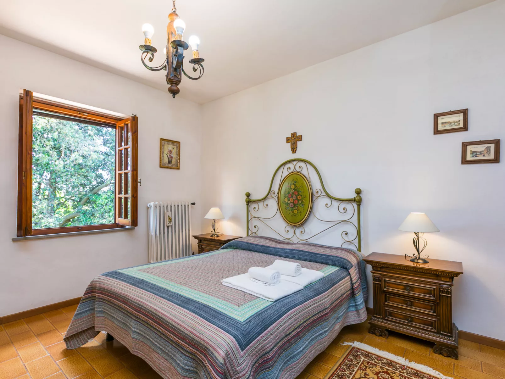Poggio al Colle-Inside