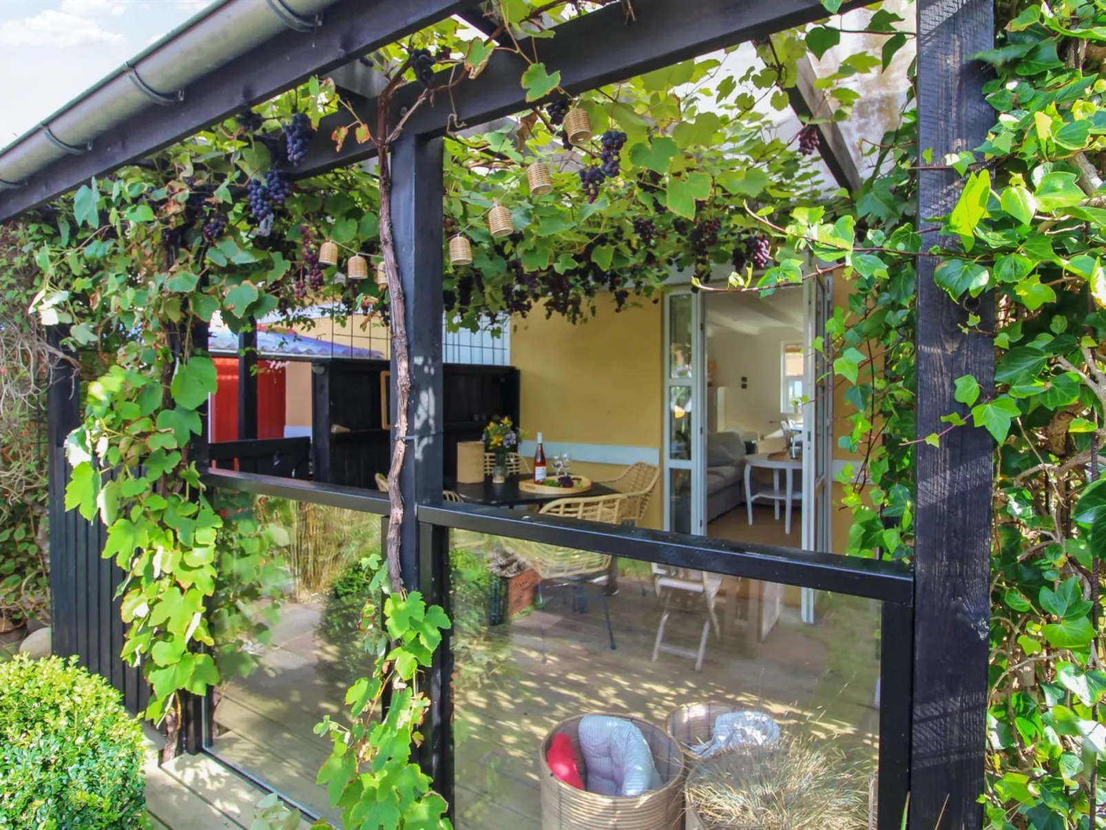 "Thorgny" - 900m from the sea-Inside