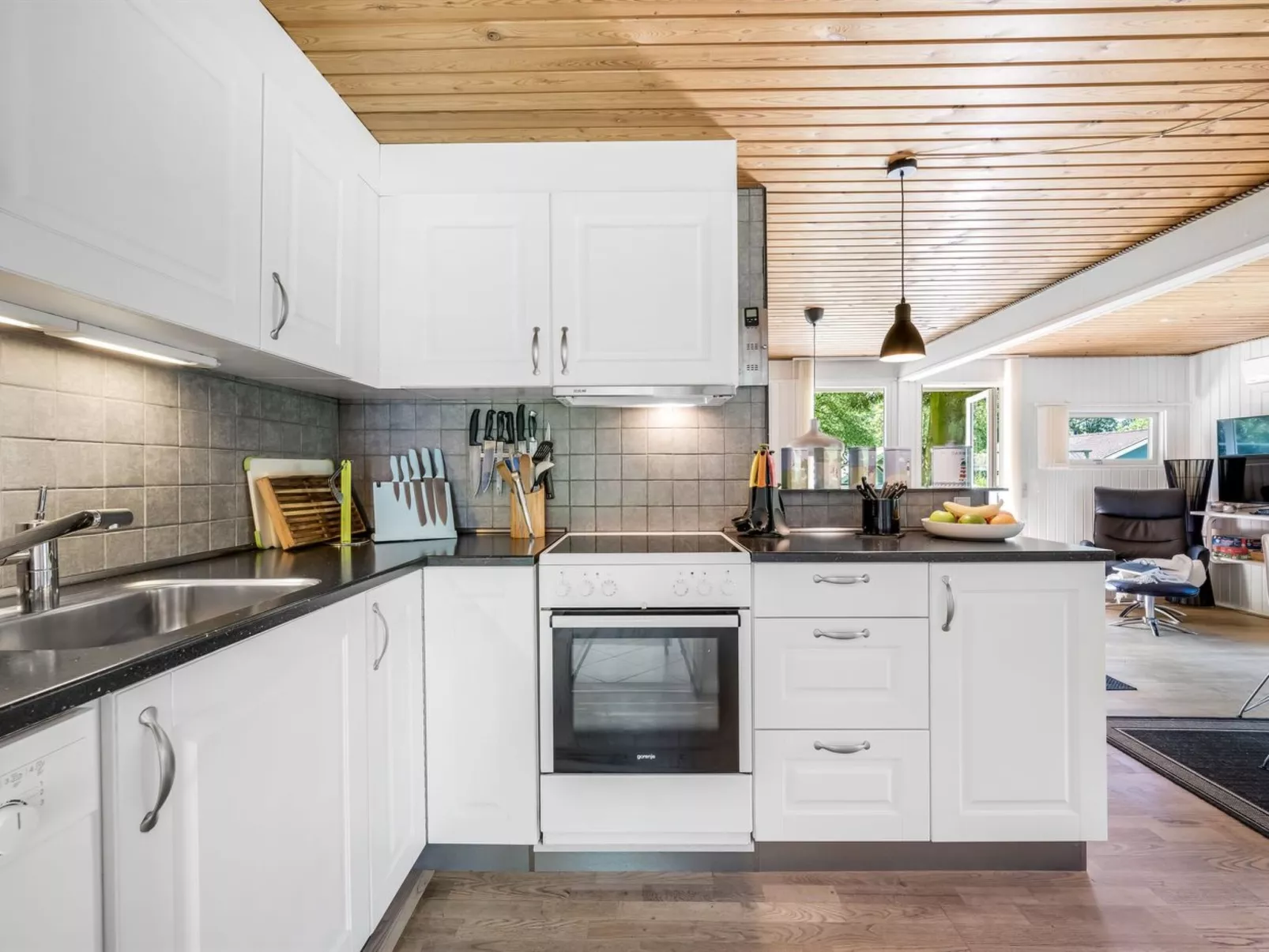 "Meo" - 30km from the sea-Drinnen