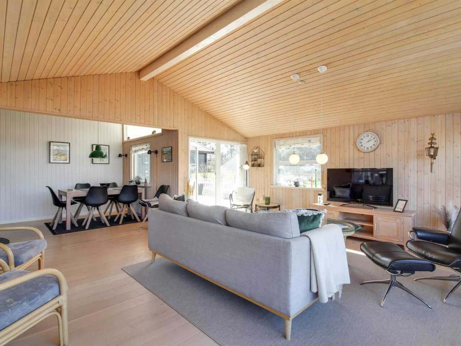 "Fridhild" - 875m from the sea-Drinnen