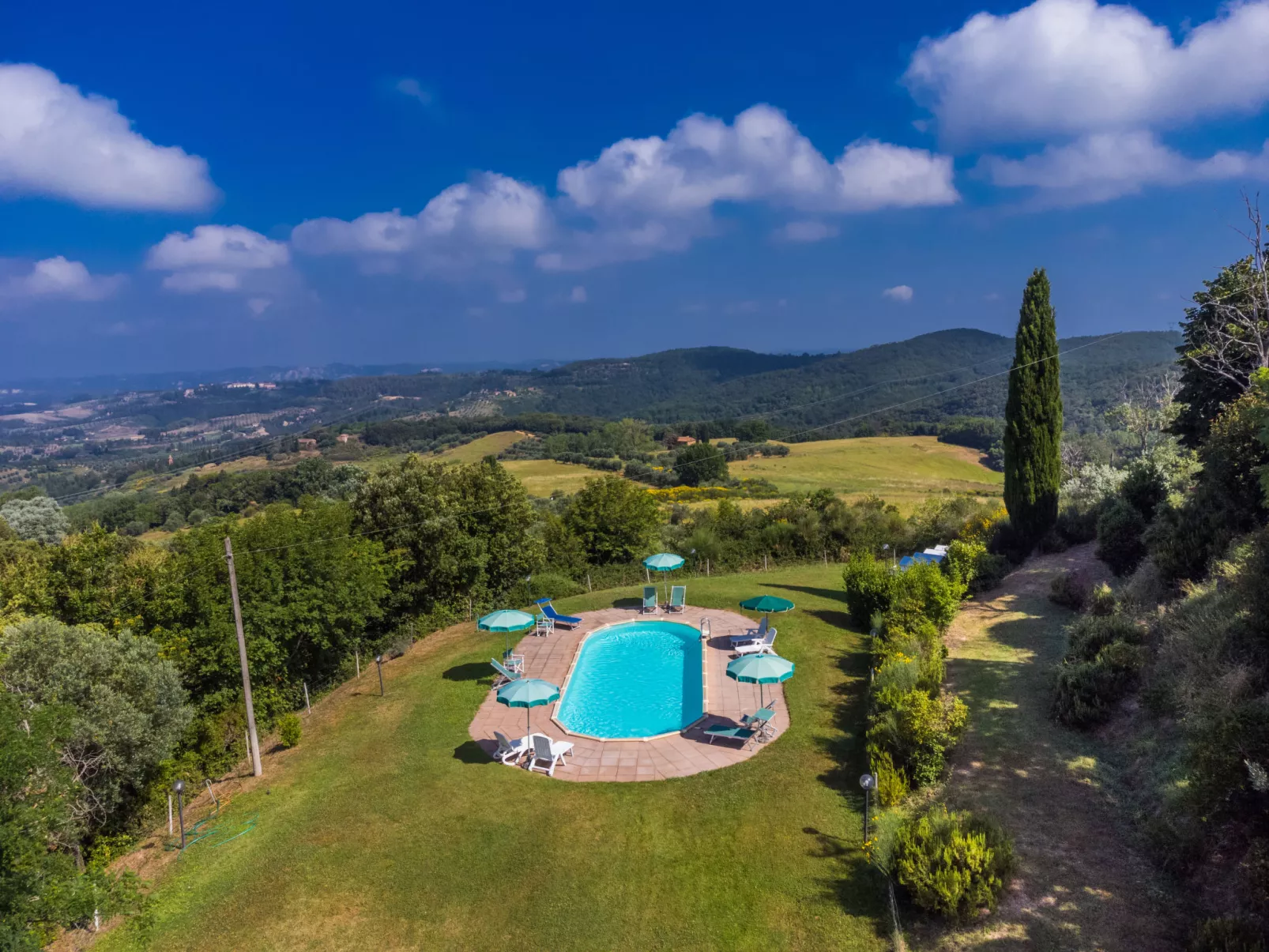 Poggio al Colle-Outside