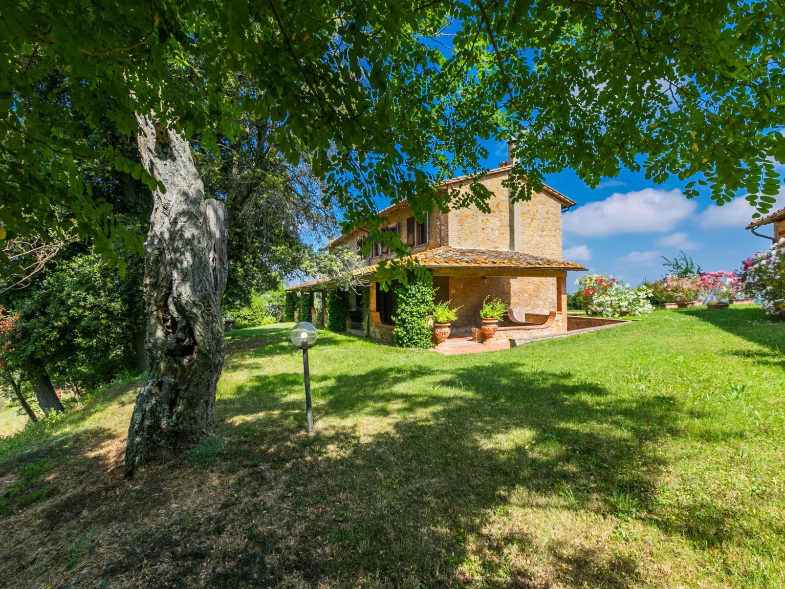 Poggio al Colle-Outside