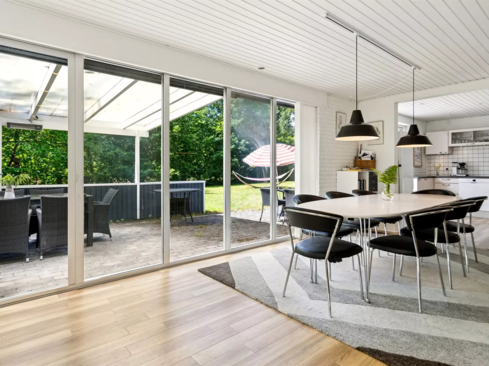 "Ingebrit" - 7km from the sea-Drinnen