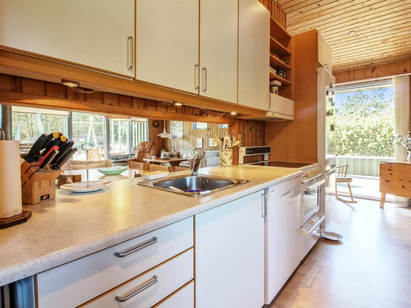 "Gerasim" - 1km from the sea-Drinnen