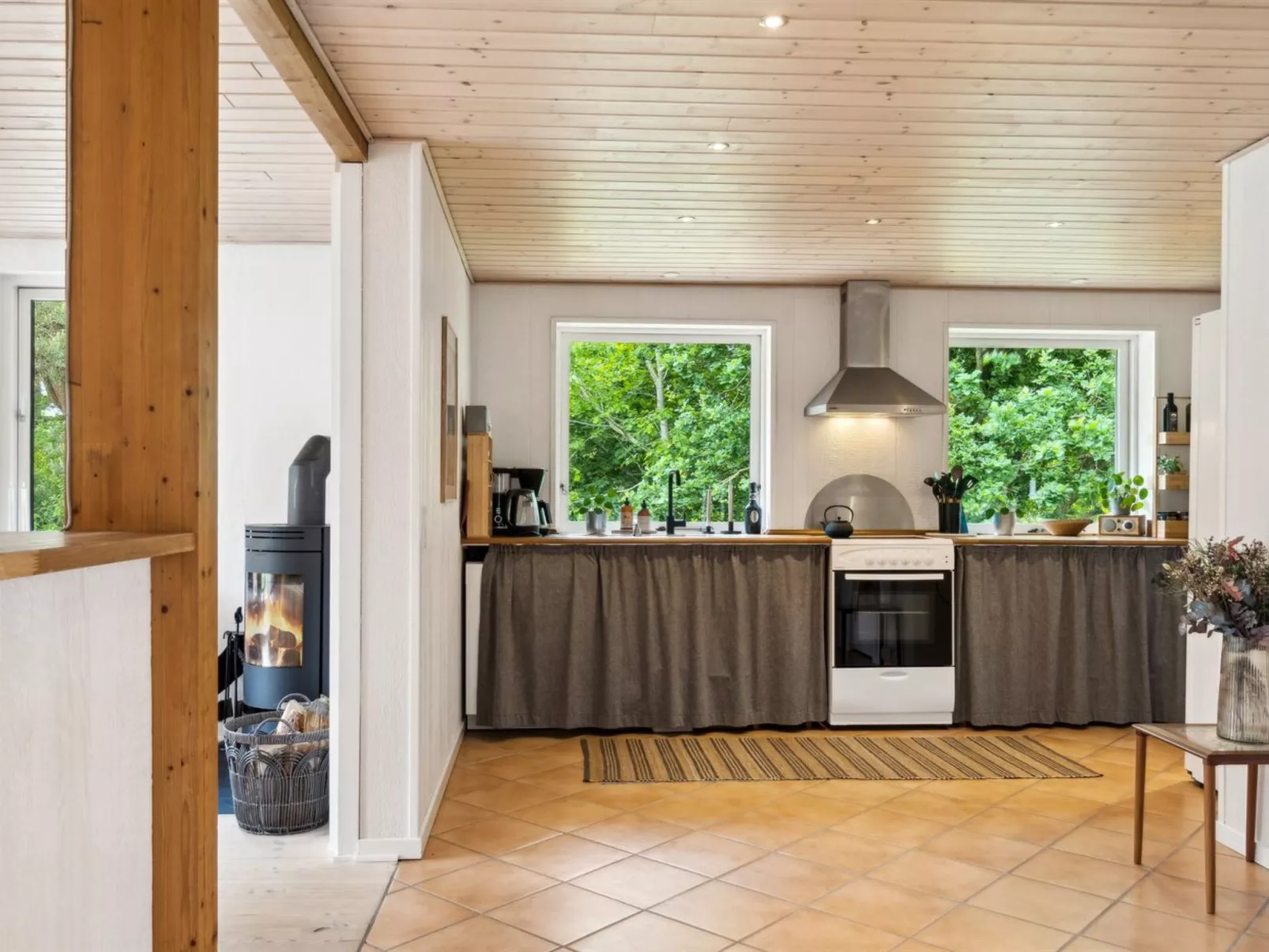 "Lenaya" - 1km from the sea-Inside