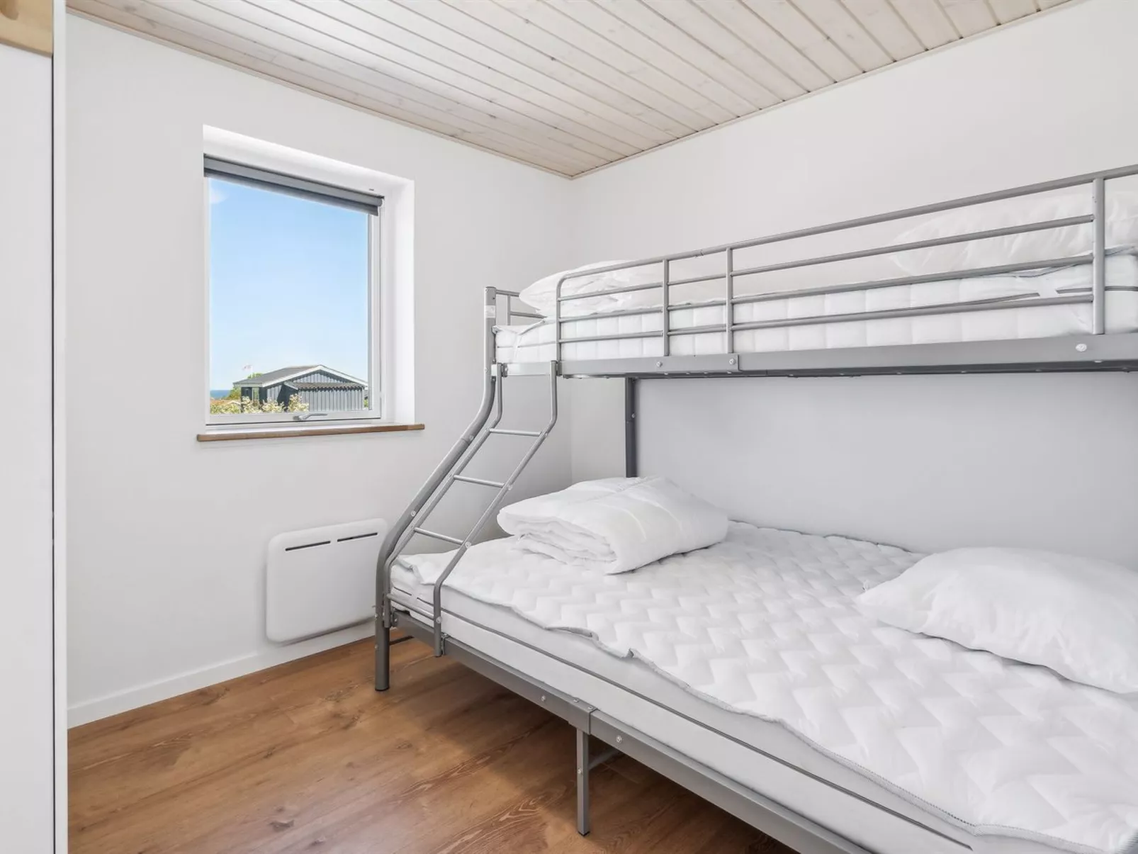 "Ika" - 450m from the sea-Inside