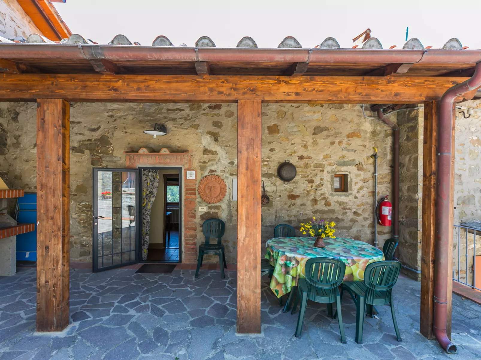 Quercia-Outside