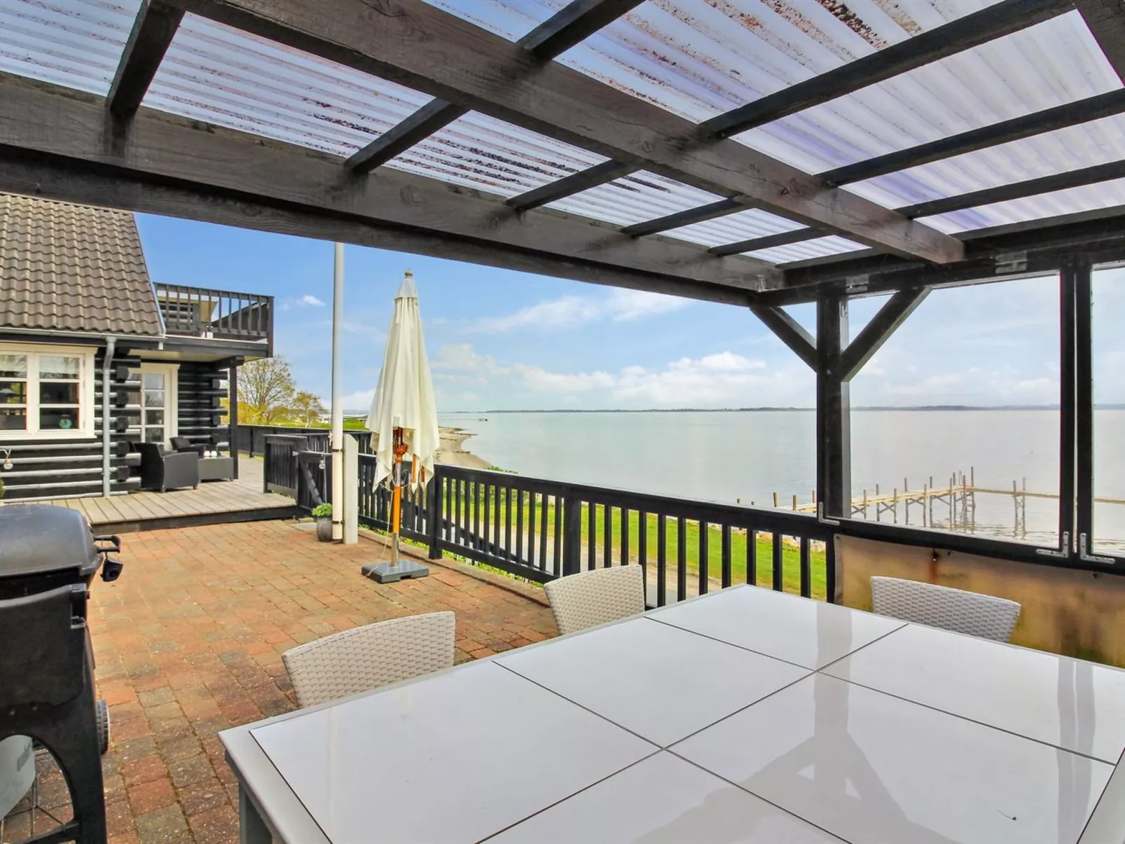 "Sander" - 10m to the fjord-Draußen