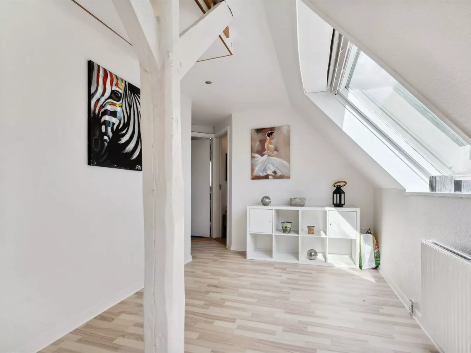 "Essie" - 20km from the sea-Drinnen