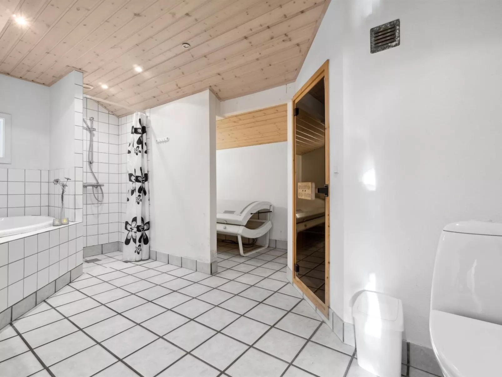 "Ellynor" - 600m from the sea-Inside