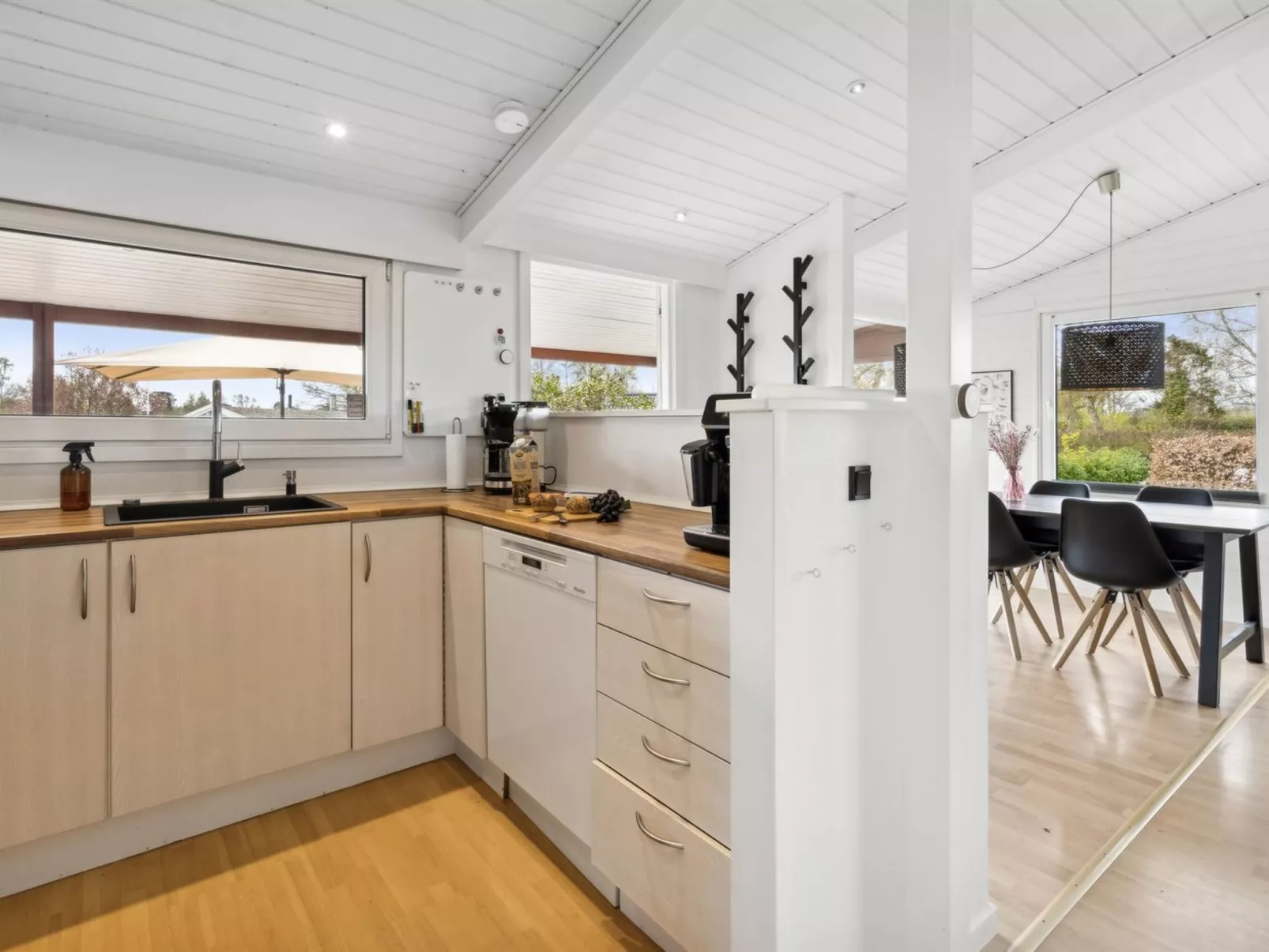 "Safina" - 100m from the sea-Inside