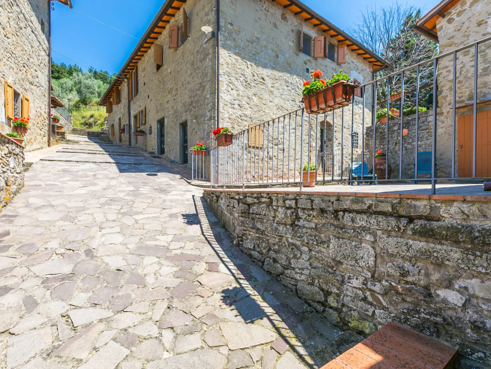 Quercia-Outside