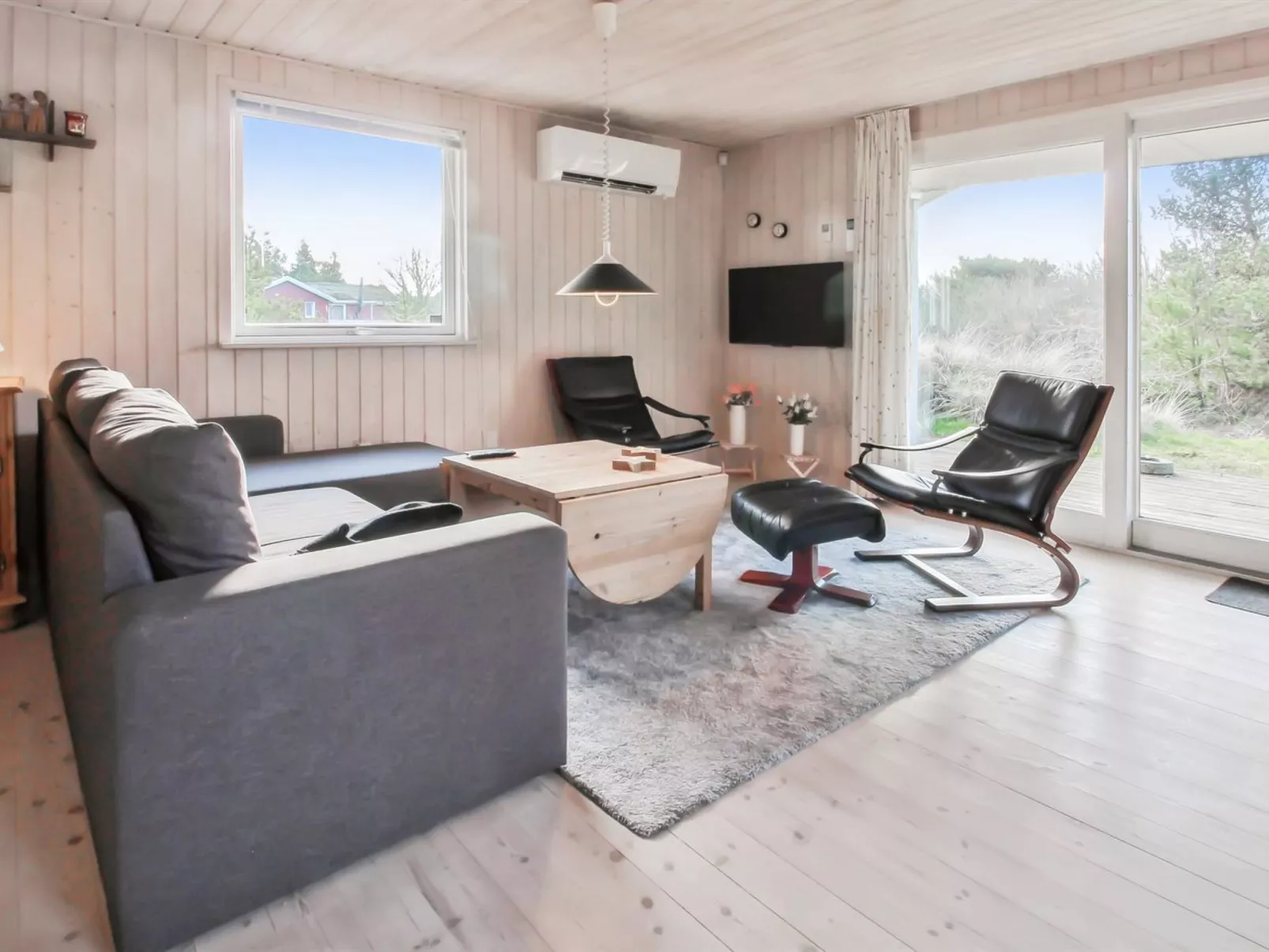 "Jakko" - 2.6km from the sea-Inside