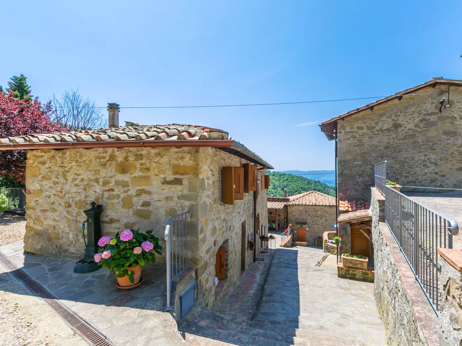 Quercia-Outside