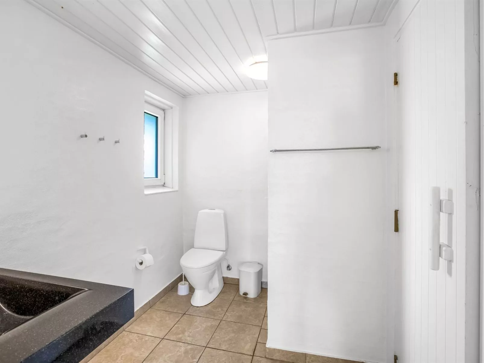 "Joseline" - 1.8km from the sea-Inside