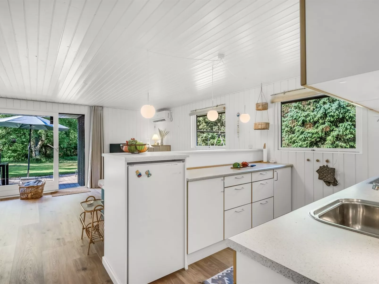 "Yngvy" - 1.3km from the sea-Inside