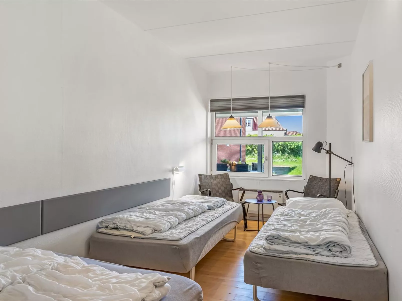 "Akai" - 100m from the sea-Dedans