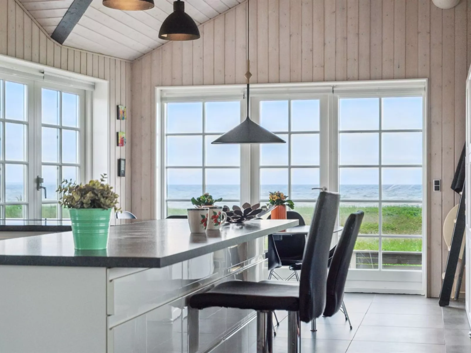 "Dory" - 30m from the sea-Inside