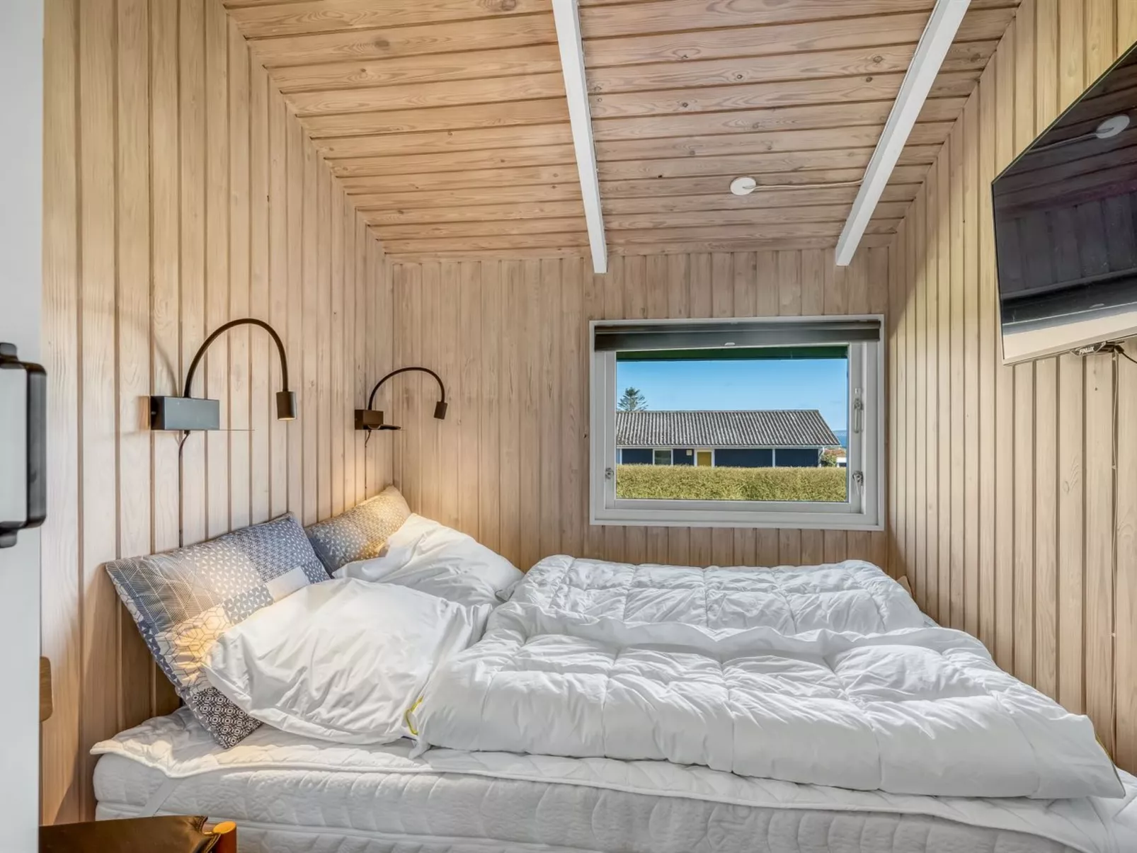 "Ofrath" - 350m to the fjord-Drinnen