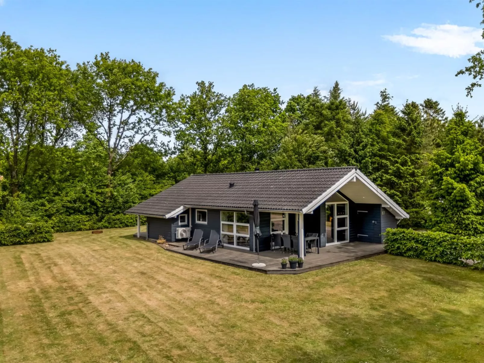 "Jette" - 30km from the sea-Outside