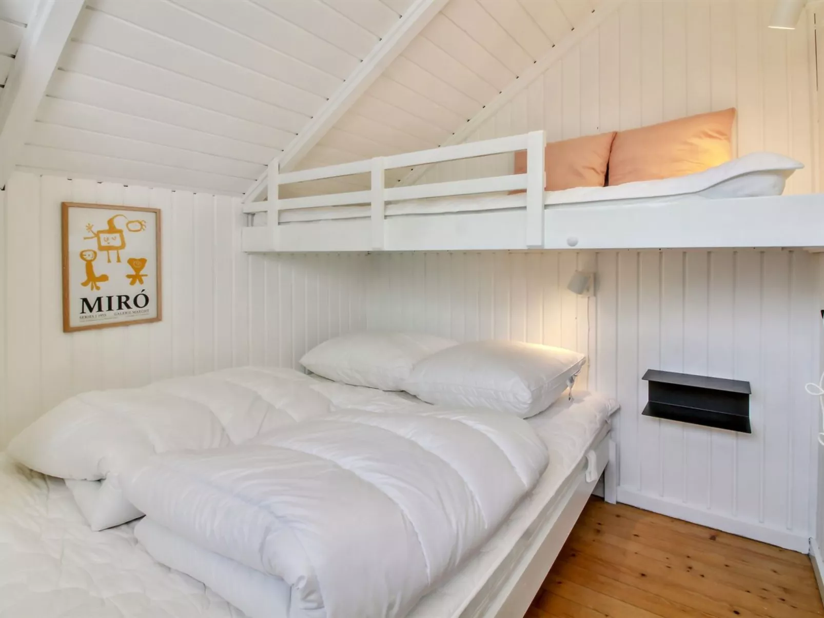 "Jaakob" - 30km from the sea-Inside