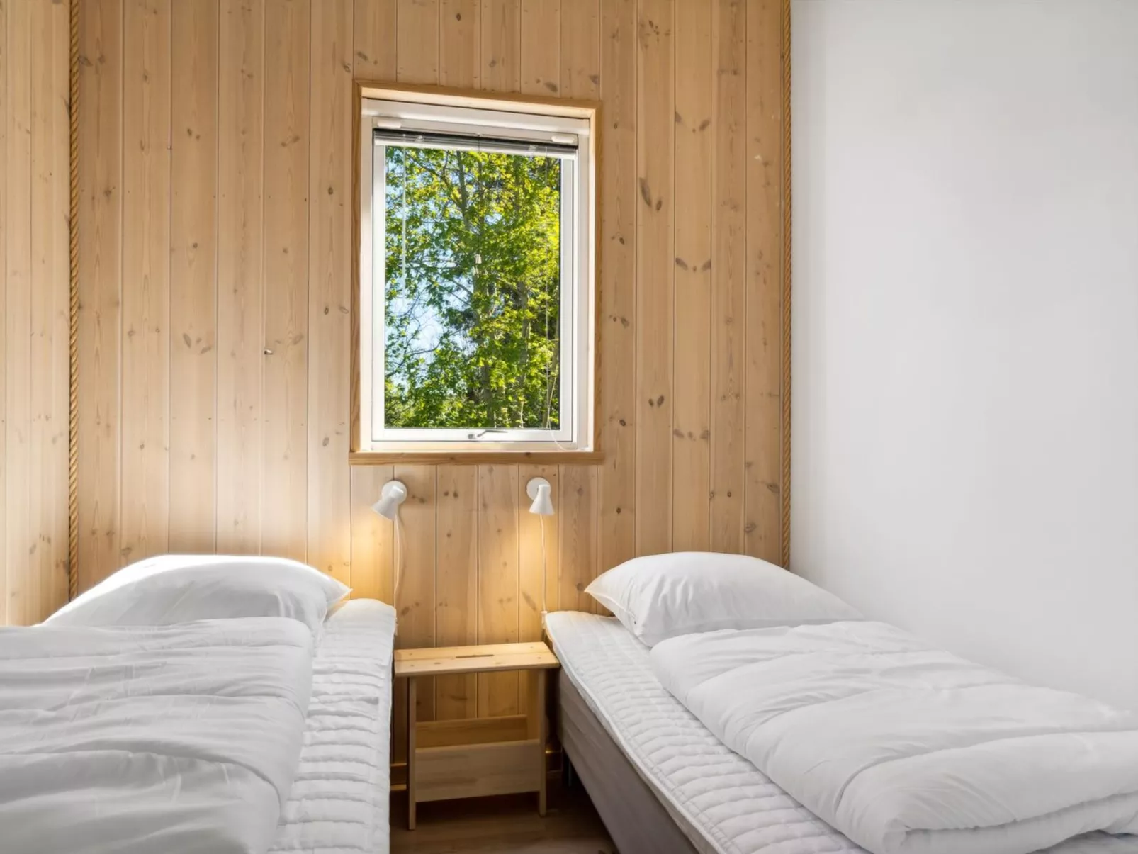 "Sheemen" - 900m from the sea-Inside