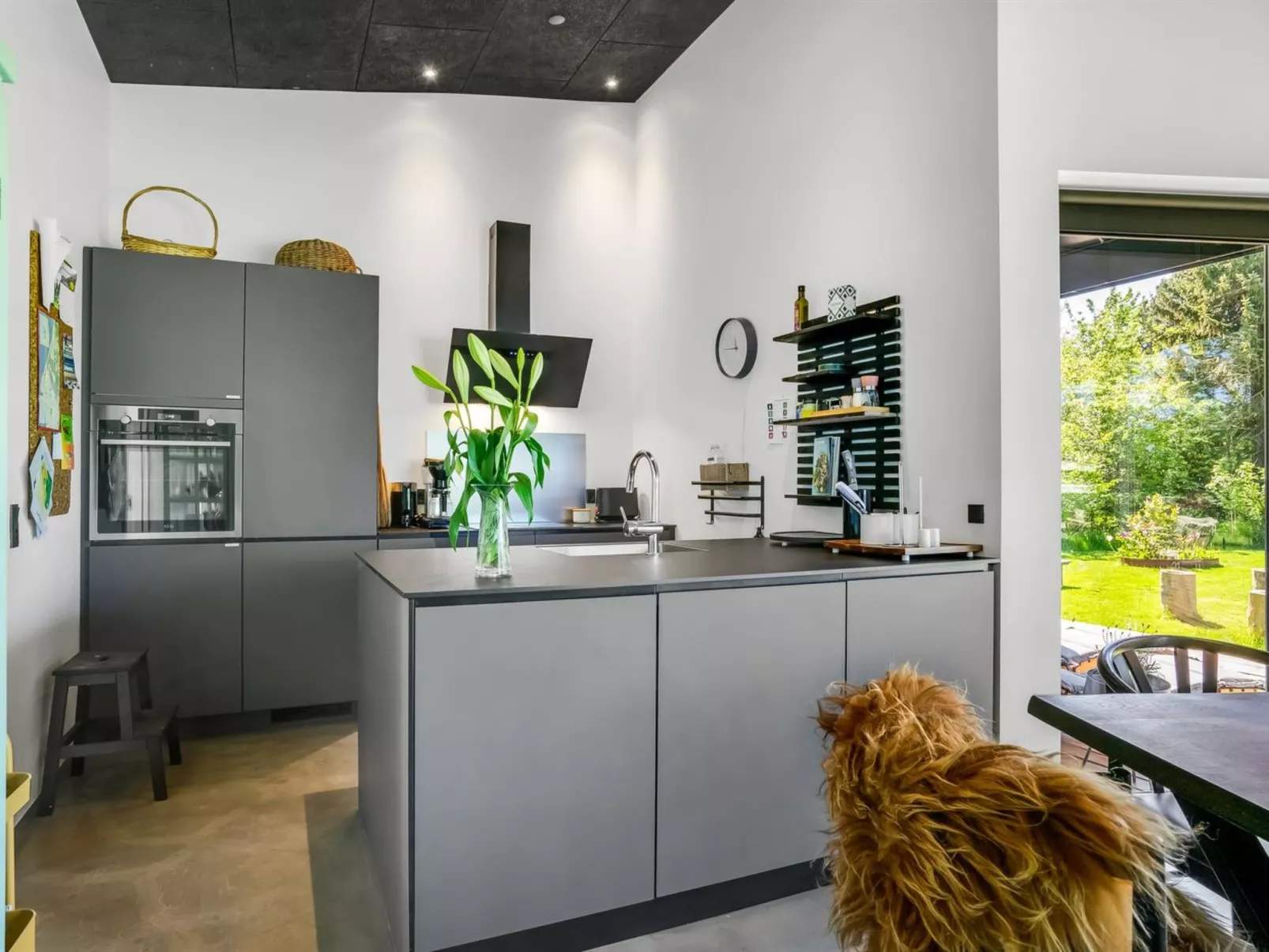 "Melina" - 900m to the fjord-Drinnen