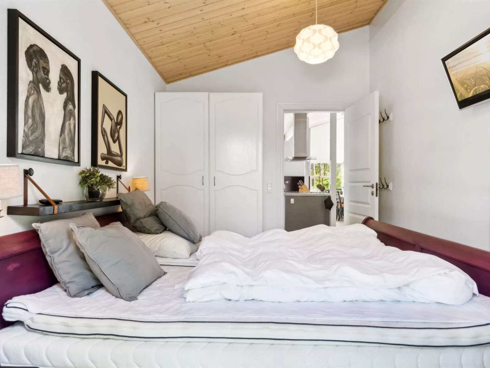 "Romil" - 2.1km from the sea-Inside