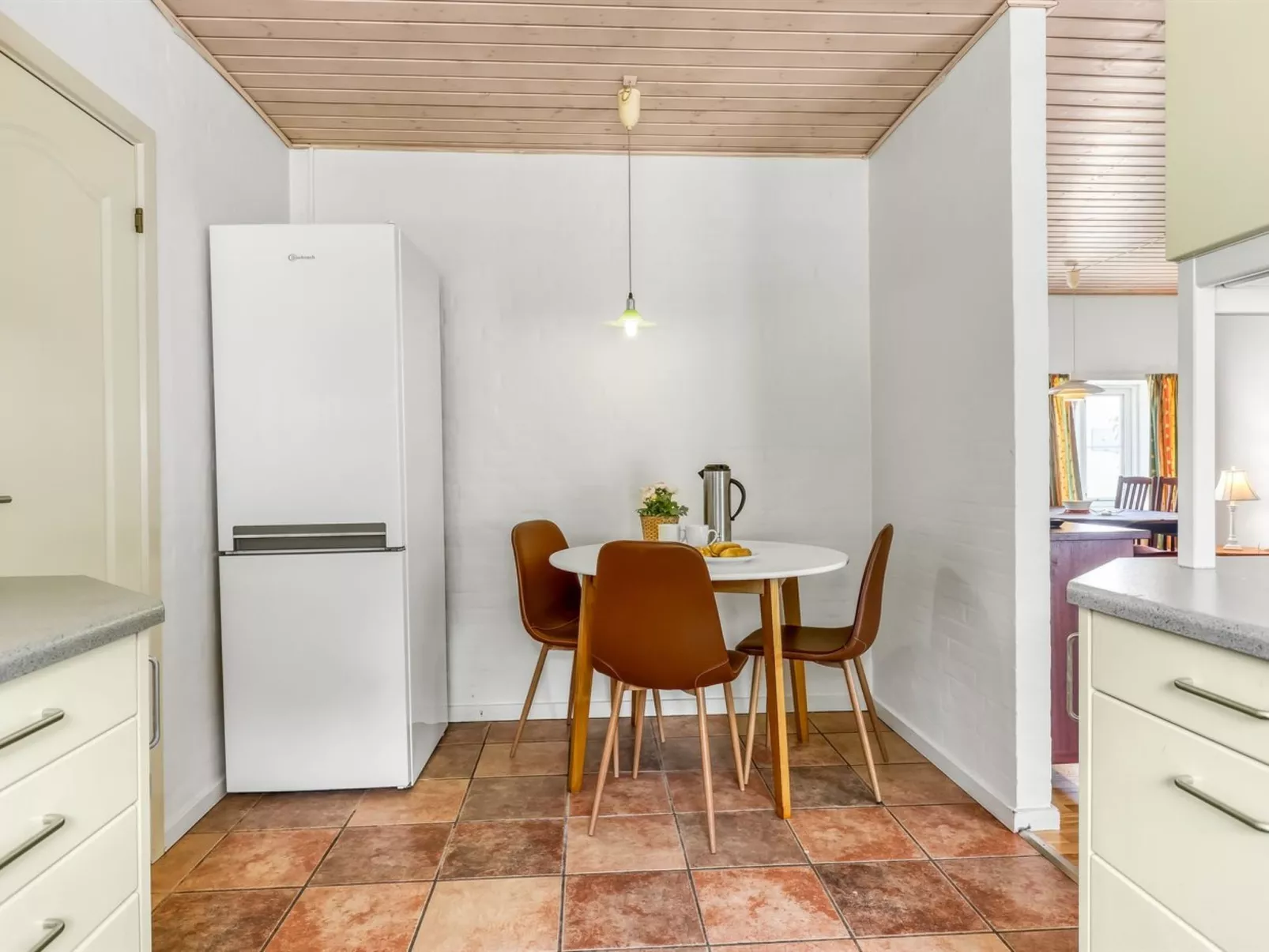 "Gilbert" - 500m from the sea-Drinnen