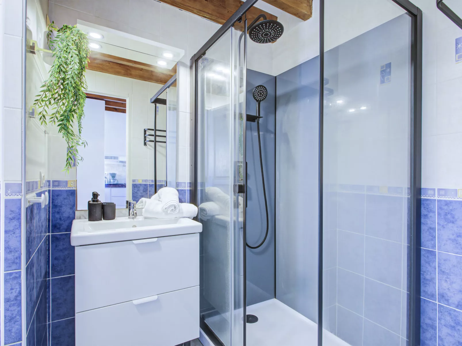 Villa 12 Cassin-Inside