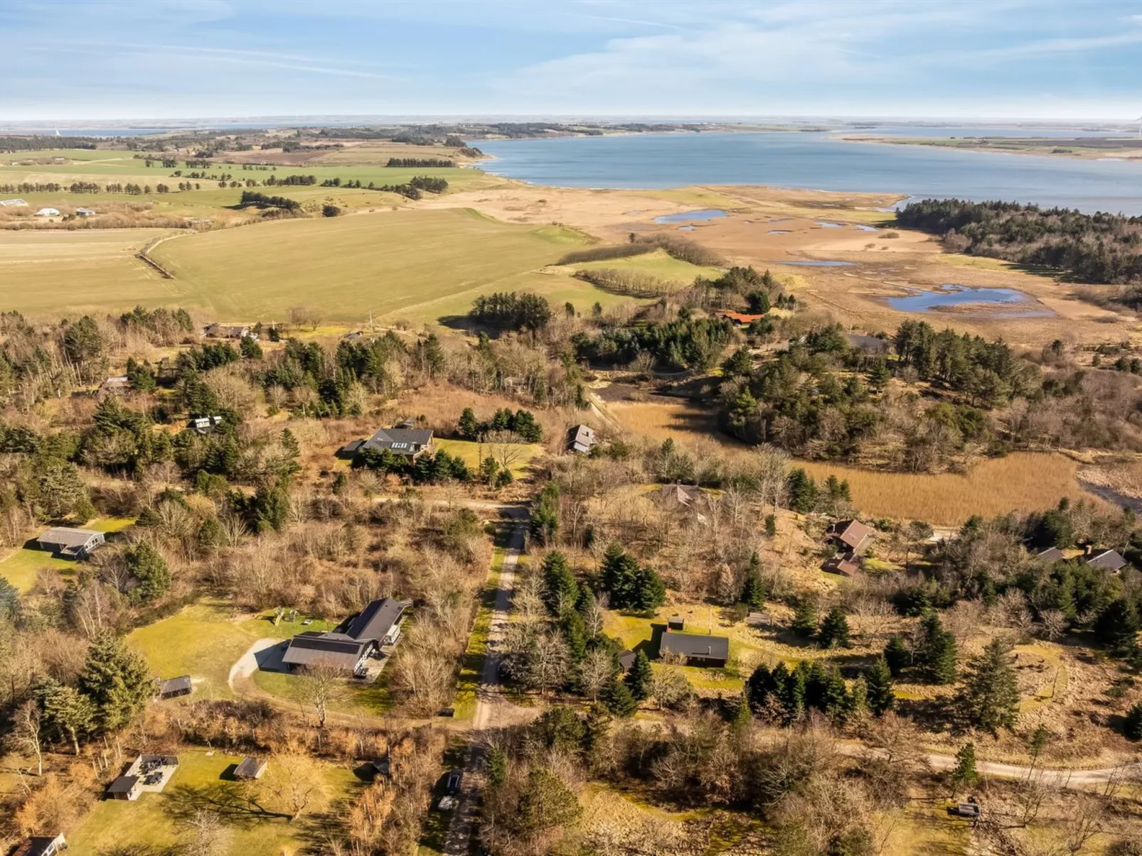 "Karmen" - 250m to the fjord-Outside