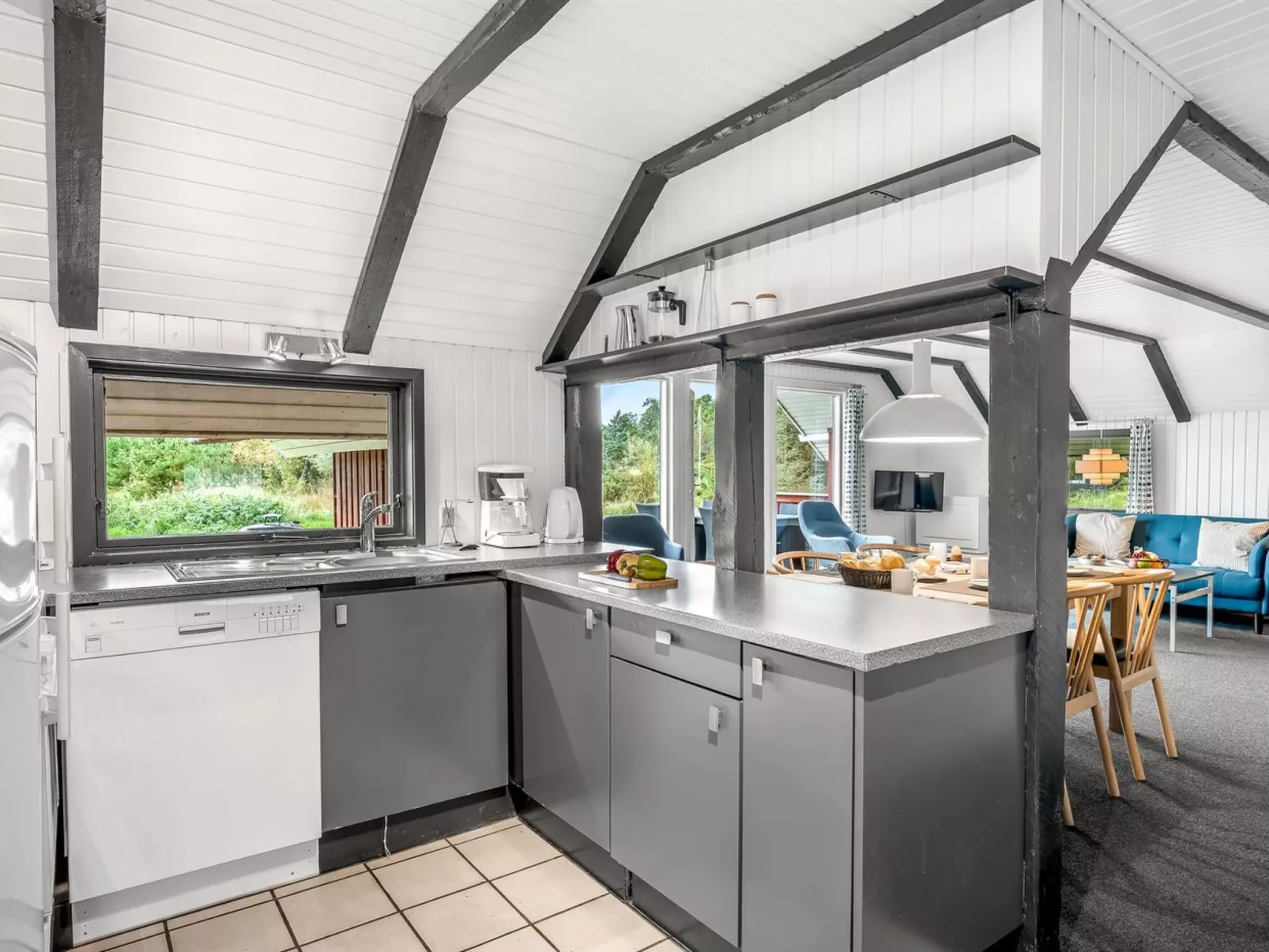 "Gyrial" - 2km from the sea-Dedans