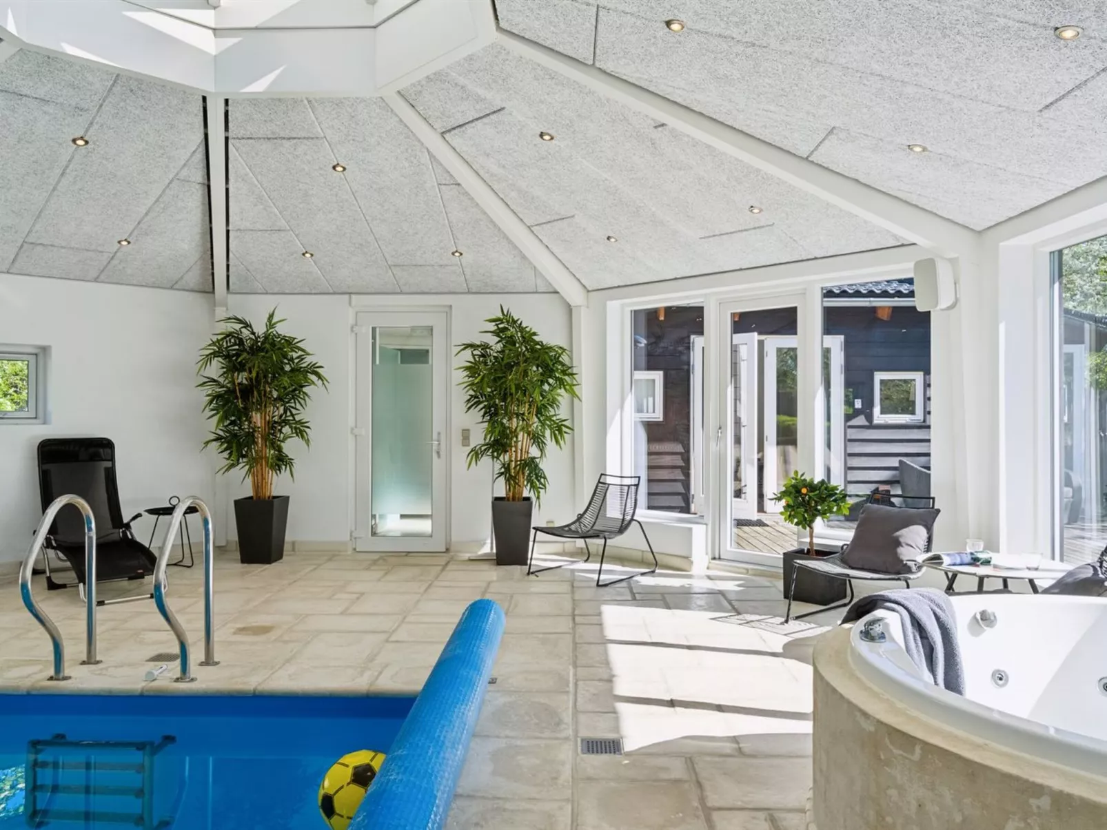 "Magh" - 400m from the sea-Inside